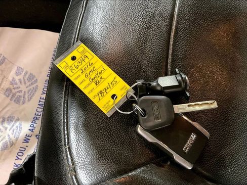 Used 2016 GMC Canyon SLT w/ Driver Alert Package AWD/4WD image 11