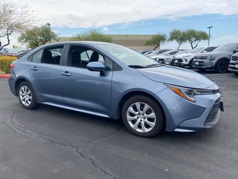 Used 2025 Toyota Corolla LE FWD image 4