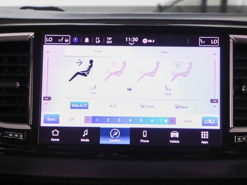 Used 2023 Chrysler Pacifica Touring-L FWD image 19