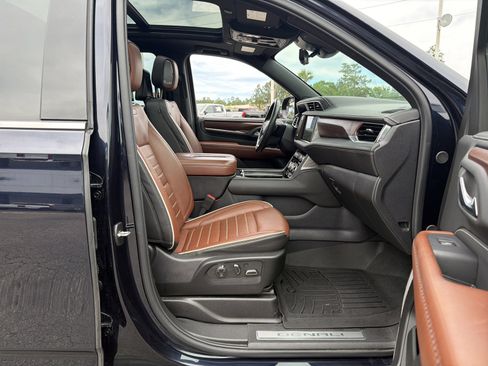 Used 2024 GMC Yukon XL Denali Ultimate AWD/4WD image 35
