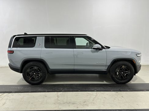 Used 2023 Rivian R1S Adventure image 6
