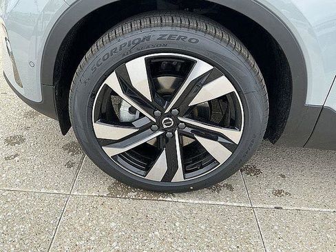 New 2026 Volvo XC40 B5 Plus w/ Climate Package AWD/4WD image 12
