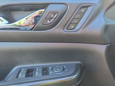 Used 2022 GMC Acadia SLT w/ Technology Package image 14