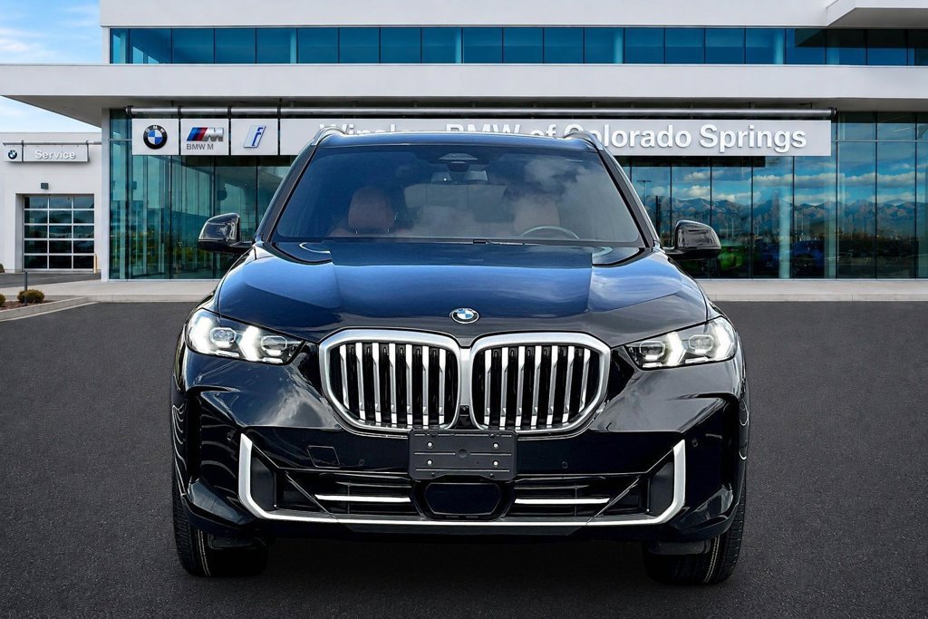 Used 2024 BMW X5 xDrive40i w/ Premium Package AWD/4WD image 2