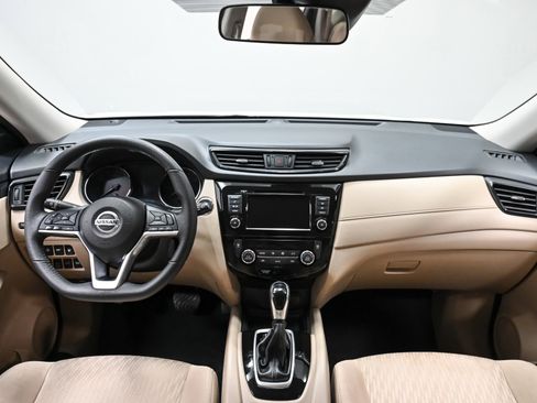 Used 2019 Nissan Rogue SV image 7