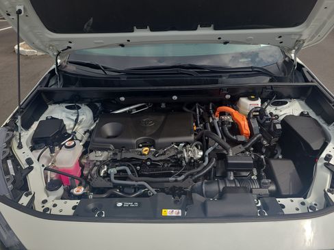 Certified 2022 Toyota RAV4 XSE AWD/4WD image 32