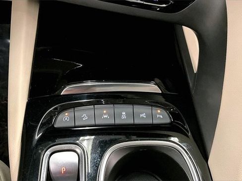 Used 2023 Buick Envision Avenir image 34