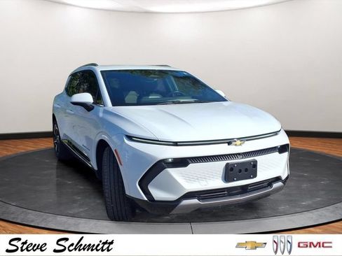 Used 2024 Chevrolet Equinox EV LT FWD image 26