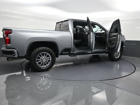 Used 2024 Chevrolet Silverado 2500 LTZ w/ LTZ Premium Package AWD/4WD image 33