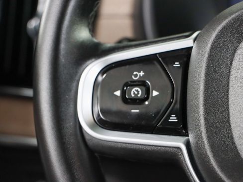Used 2025 Volvo XC90 B6 Plus AWD/4WD image 13