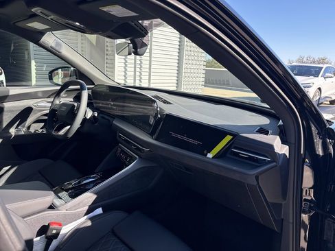 New 2025 Audi SQ5 Prestige image 15