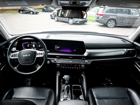 Used 2025 Kia Telluride S FWD image 29