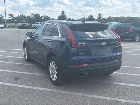 Used 2021 Cadillac XT4 Luxury w/ Cold Weather Package AWD/4WD image 3