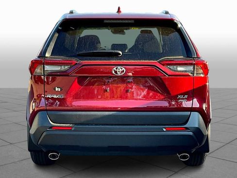 Used 2025 Toyota RAV4 XLE w/ Convenience Package AWD/4WD image 4