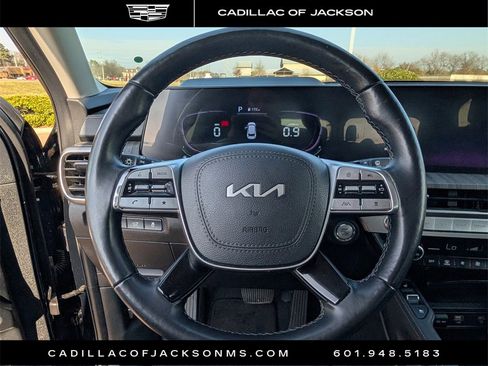 Used 2024 Kia Telluride EX w/ EX Captain's Chair Package image 9