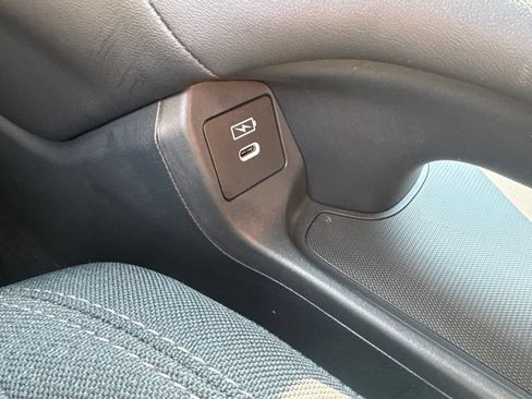 Certified 2027 Honda HR-V LX image 31