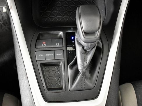 Certified 2022 Toyota RAV4 XLE image 37