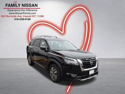 Certified 2025 Nissan Pathfinder SL