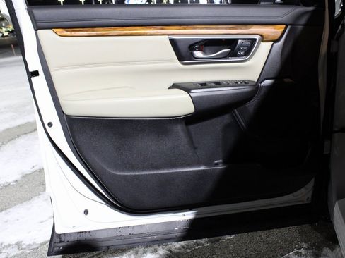 Used 2020 Honda CR-V Touring image 9