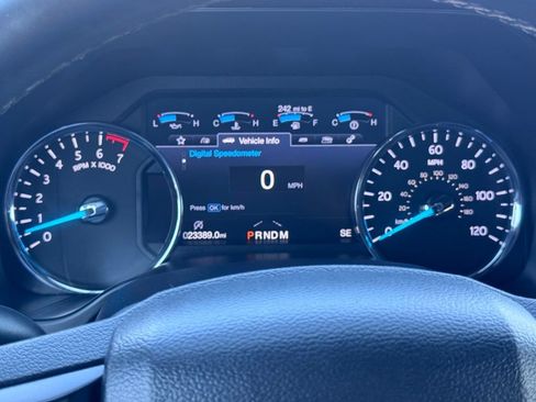 Used 2019 Ford Expedition Limited w/ Equipment Group 302A AWD/4WD image 17
