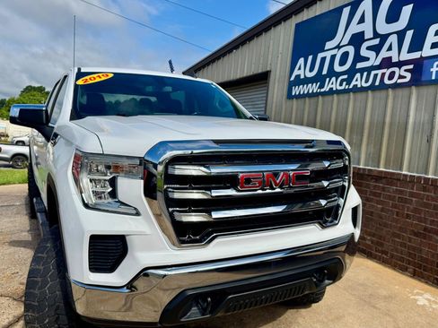 Used 2019 GMC Sierra 1500 SLE w/ X31 Off-Road Package AWD/4WD image 2