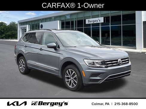 Used 2020 Volkswagen Tiguan SE w/ Panoramic Sunroof Package AWD/4WD image 3