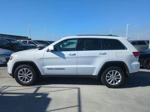 Used 2021 Jeep Grand Cherokee Laredo image 8