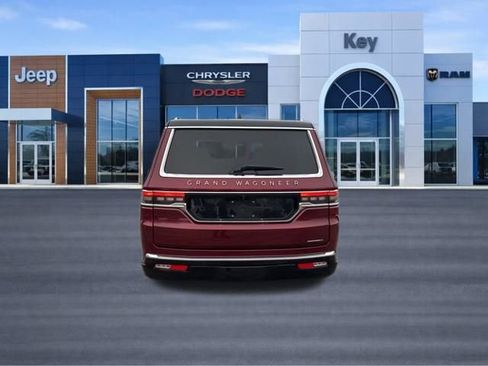 Used 2024 Jeep Grand Wagoneer L Series III AWD/4WD image 4