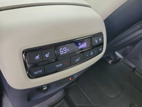Used 2024 Hyundai Palisade Limited FWD image 14