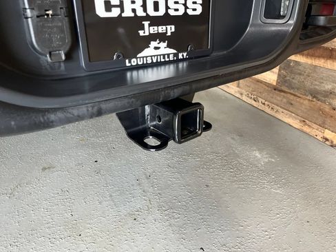Used 2023 Jeep Gladiator Sport AWD/4WD image 22