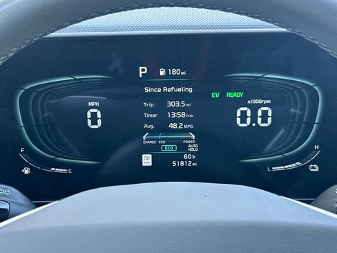 Used 2023 Kia Niro EX image 17