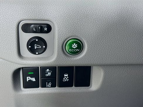 Used 2022 Honda Pilot Touring image 10