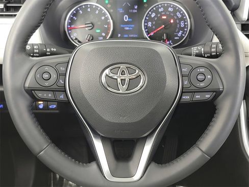 Used 2019 Toyota RAV4 XLE Premium image 26