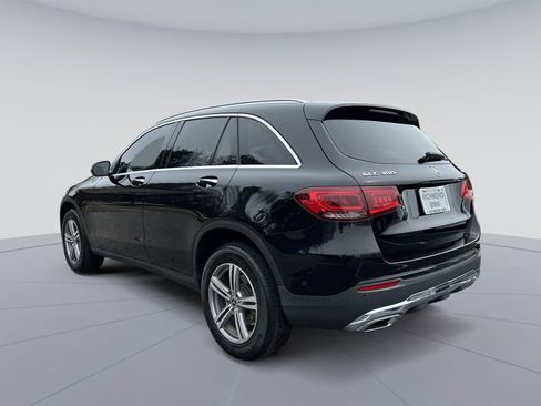 Used 2021 Mercedes-Benz GLC 300 4MATIC image 3