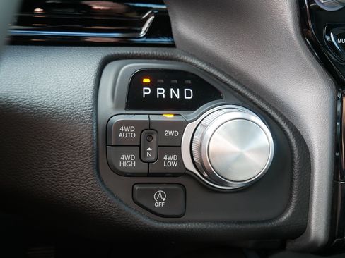 Used 2025 RAM 1500 Laramie w/ Advanced Safety Group II AWD/4WD image 24