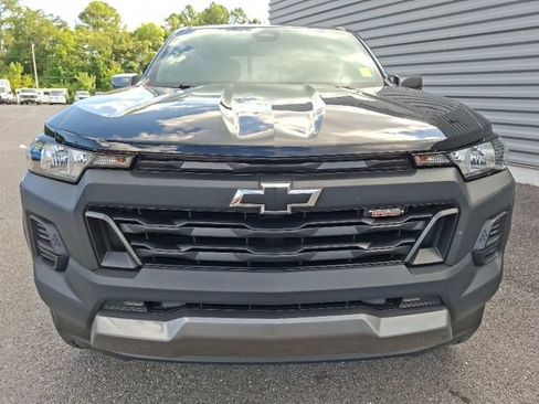 Used 2025 Chevrolet Colorado Trail Boss AWD/4WD image 8