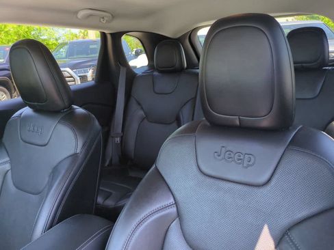 Used 2023 Jeep Cherokee Altitude Lux AWD/4WD image 8