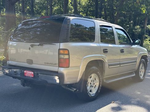 Used 2004 Chevrolet Tahoe LS w/ Preferred Equipment Group AWD/4WD image 5