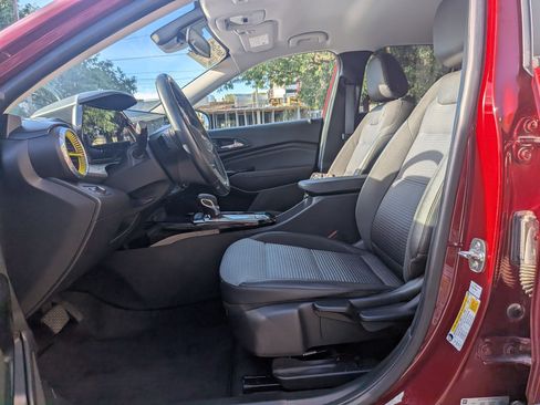 Used 2024 Chevrolet Trax LT w/ Driver Confidence Package FWD image 27