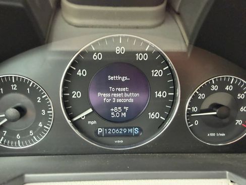 Used 2004 Mercedes-Benz E 320 4MATIC Wagon image 10