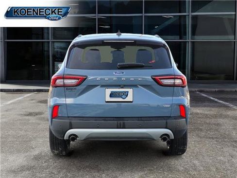Used 2025 Ford Escape SE image 4