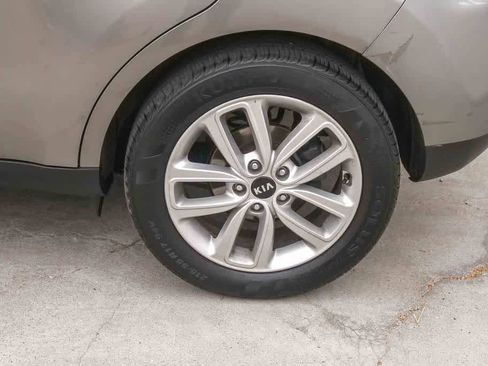 Used 2019 Kia Soul + FWD image 5