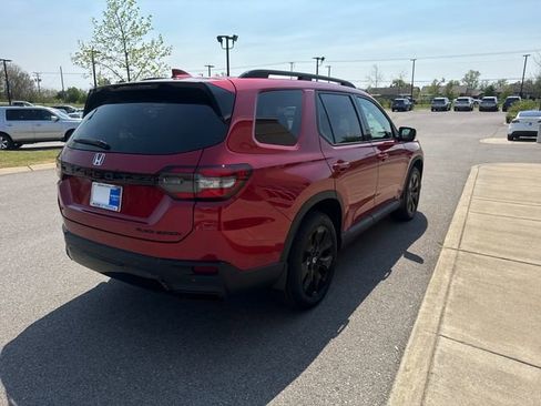 New 2026 Honda Pilot Black Edition image 4