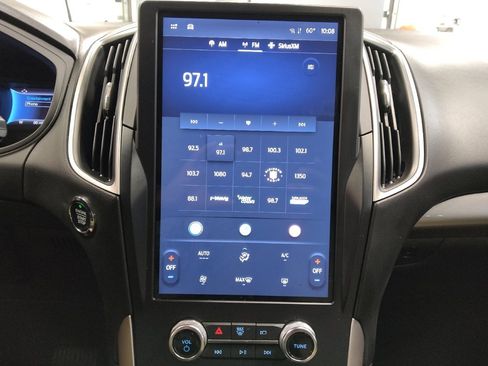 Used 2024 Ford Edge SE image 25