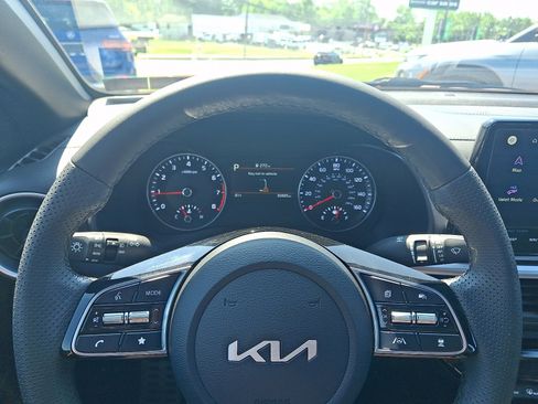 Used 2023 Kia Forte GT-Line w/ GT-Line Premium Package FWD image 19