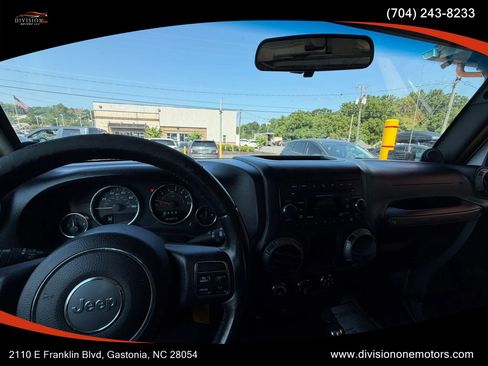 Used 2014 Jeep Wrangler Unlimited Sport w/ Connectivity Group AWD/4WD image 15