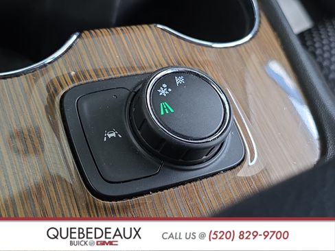 Used 2023 GMC Acadia SLE FWD image 18