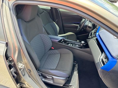 Certified 2021 Toyota C-HR XLE FWD image 24