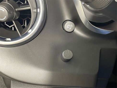 Used 2021 Chevrolet Camaro LT image 15