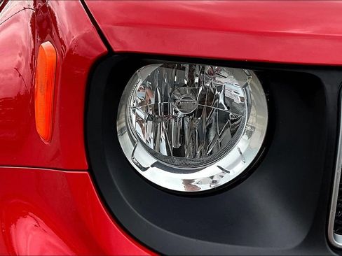 Used 2023 Jeep Renegade Latitude AWD/4WD image 32